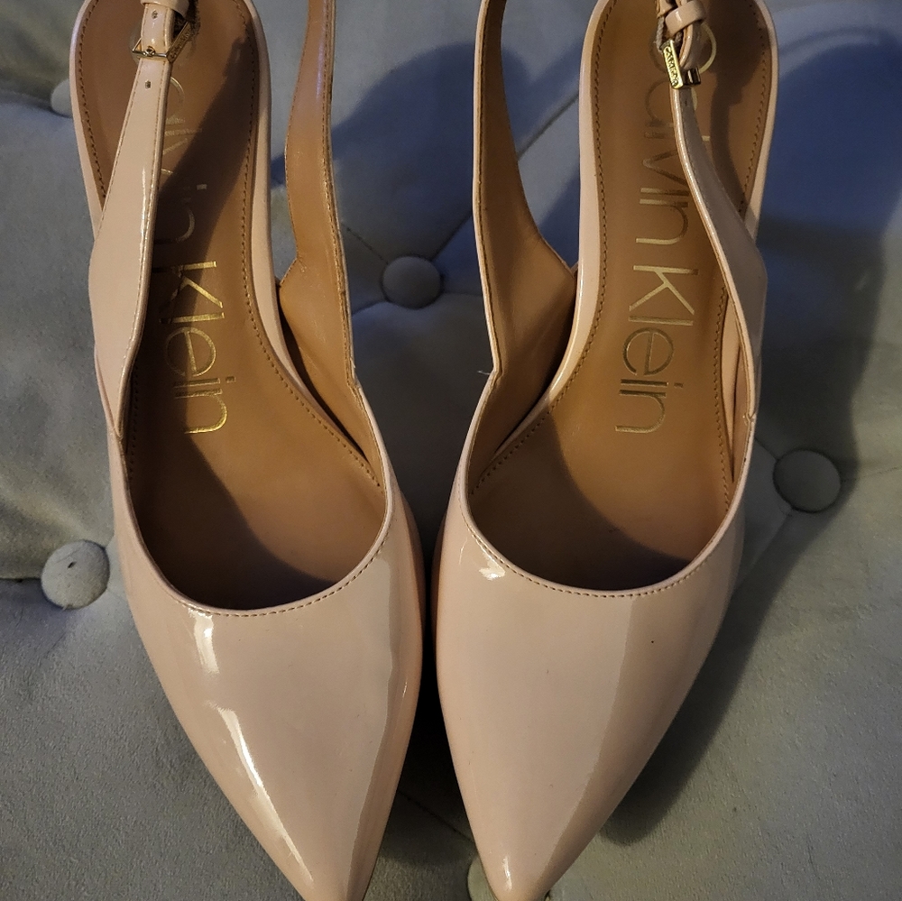 Calvin Klein kitten heels 7.5